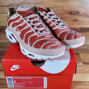 Wmns Air Max Plus Lux "Dusty Peach"